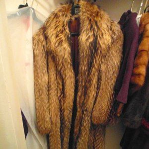 Long haired Finnish racconn fur coat